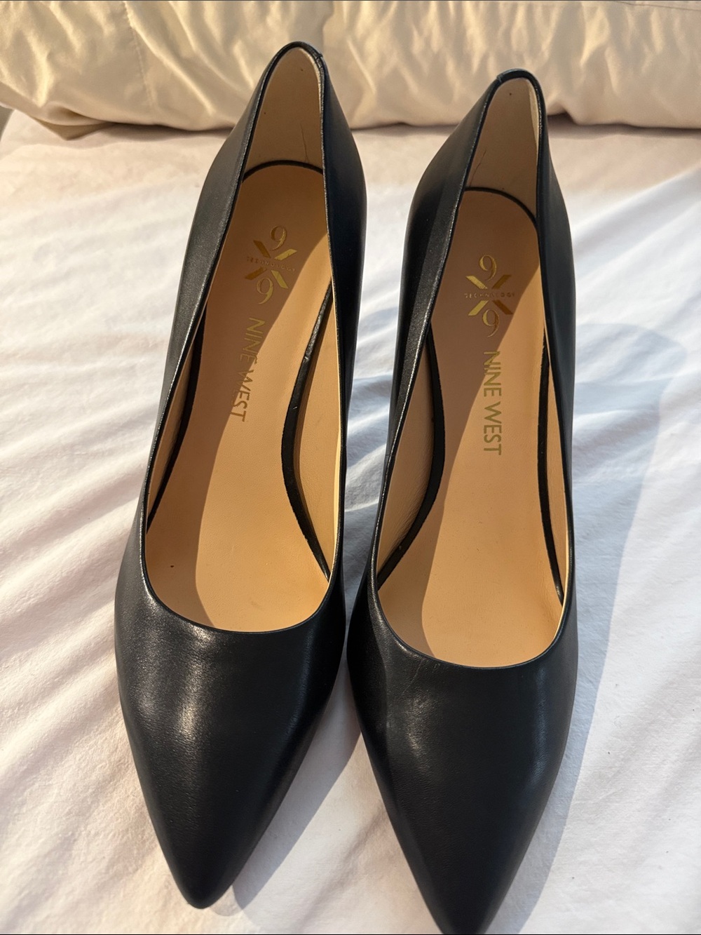 Nine West Black Pointed-Toe Leather Pumps